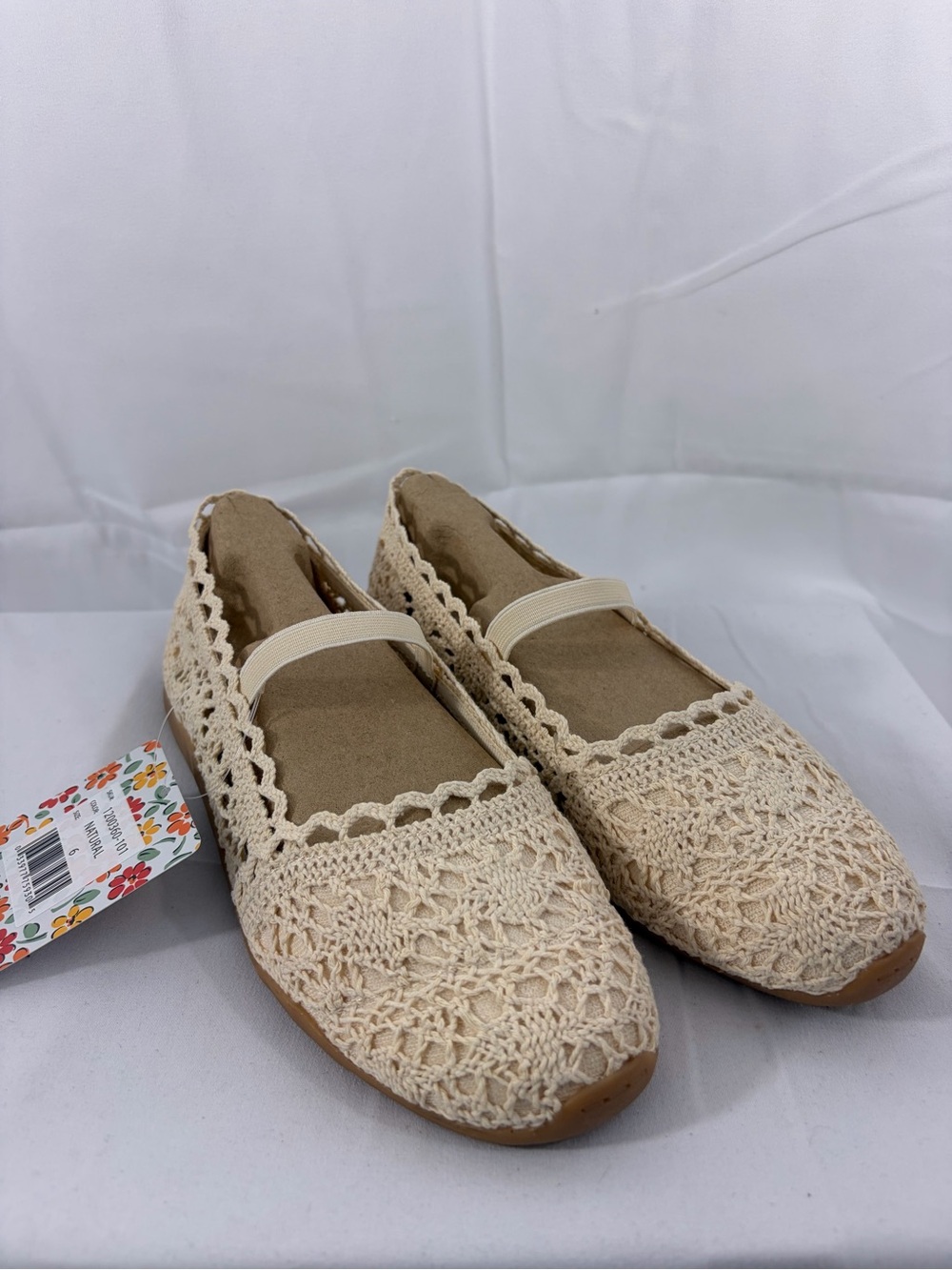 NWT Muk Luks Women’s Size 6 Beige Crochet Ballet Flats